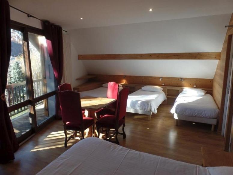 Hotel Les Vallois ヴァルイーズ 部屋 写真